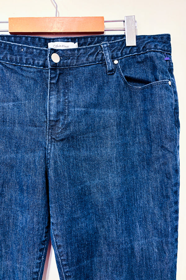 Jeans bleu foncé jambe droite* seconde main - Calvin Klein- La Penderie du Paradis