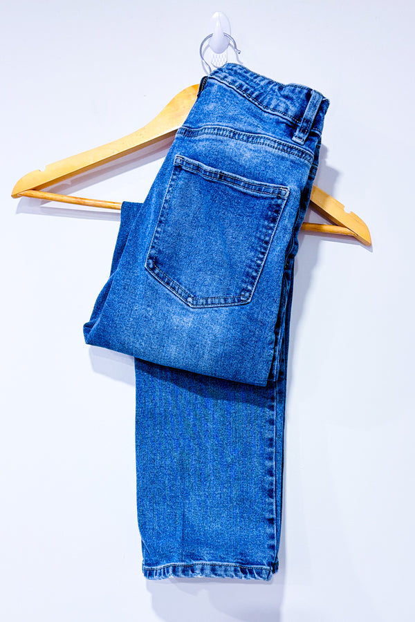 Jeans bleu pâle à taille haute jambe étroite seconde main - Black Tape- La Penderie du Paradis