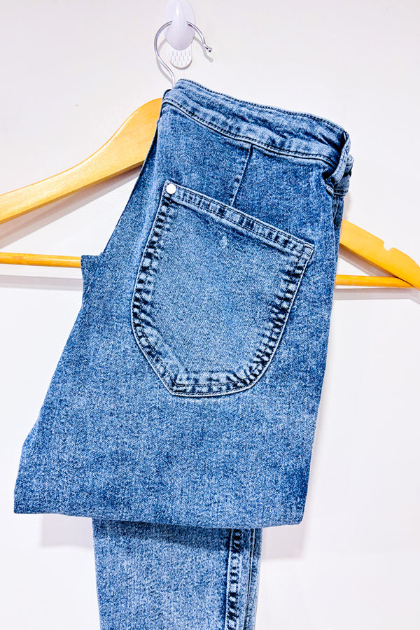 Jeans léger bleu délavé jambe étroite seconde main - H&M- La Penderie du Paradis