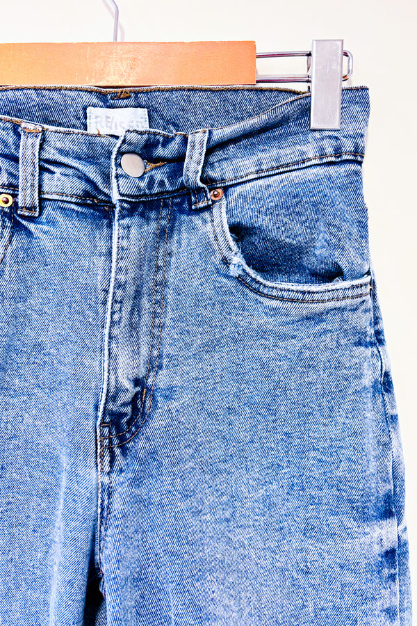 Jeans bleu pâle à taille haute seconde main - Re/Used- La Penderie du Paradis