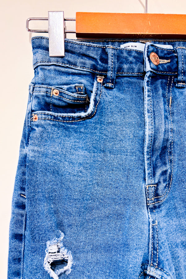 Jeans mom slim taille haute bleu délavé seconde main - Stradivarius- La Penderie du Paradis