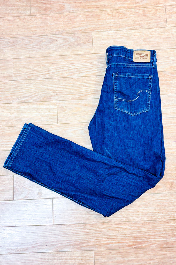 Jeans bleu Totally Shaping jambe droite* seconde main - Signature by Levi Strauss- La Penderie du Paradis