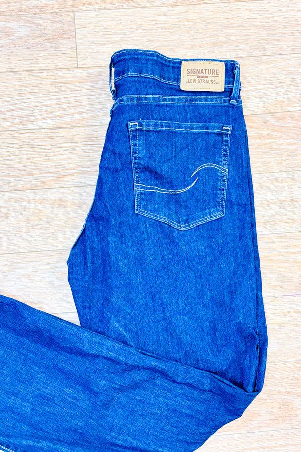 Jeans bleu Totally Shaping jambe droite* seconde main - Signature by Levi Strauss- La Penderie du Paradis