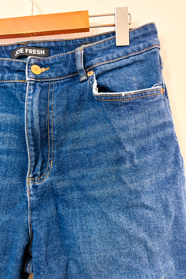 Jeans bleu foncé à taille haute coupe moderne seconde main - Joe Fresh- La Penderie du Paradis