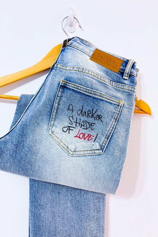 Jeans droit bleu pâle Mickey Mouse* seconde main - Desigual- La Penderie du Paradis