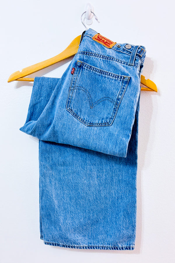 Jeans très ample bleu pâle à taille haute* seconde main - Levi's- La Penderie du Paradis
