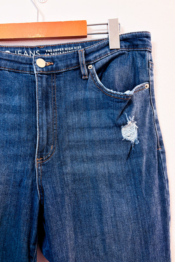 Jean taille haute bleu délavé effet usé seconde main - Reitmans- La Penderie du Paradis