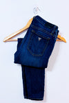 Jeans bleu foncé délavé à jambe étroite seconde main - Guess- La Penderie du Paradis