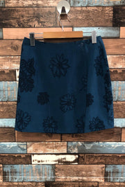 Jupe portefeuille bleue fleurie