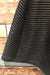 Magasine Jupe fluide épaisse noire en maille (m) - Le Château à La Penderie du Paradis et trouve des jupes seconde main pour femmes dans notre friperie en ligne.