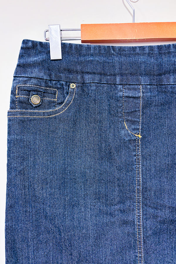 Jupe bleu foncé extensible en jeans (m)*-Contrast-La Penderie du Paradis 🕊