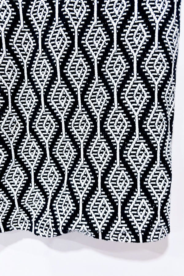 Jupe droite noire et blanches à motif texturé* seconde main - Zara- La Penderie du Paradis