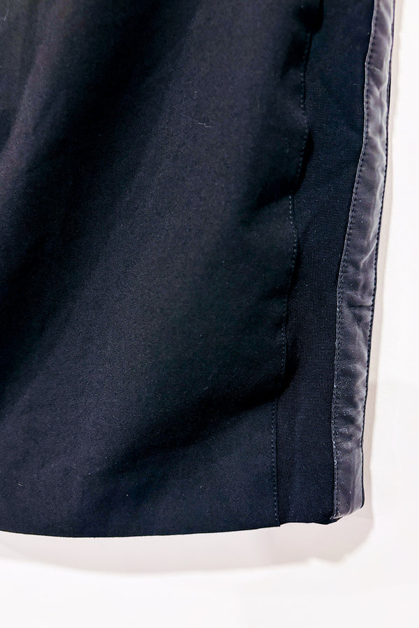 Jupe noire ajustée avec bandes faux cuir* seconde main - Bebe- La Penderie du Paradis