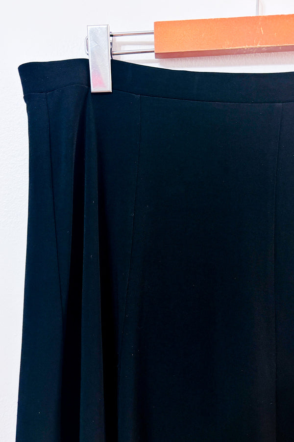 Jupe fluide noire à taille élastique seconde main - Liz & Co.- La Penderie du Paradis