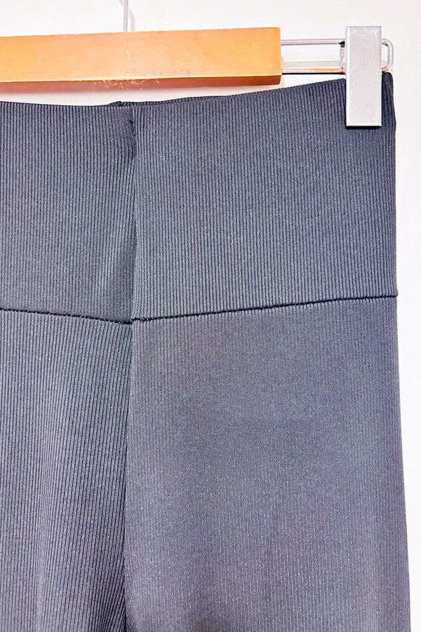 Legging noir côtelé à taille haute seconde main - SHEIN- La Penderie du Paradis