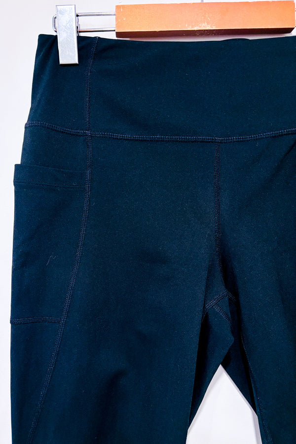 Legging noir à taille haute avec poches* seconde main - Lolë- La Penderie du Paradis
