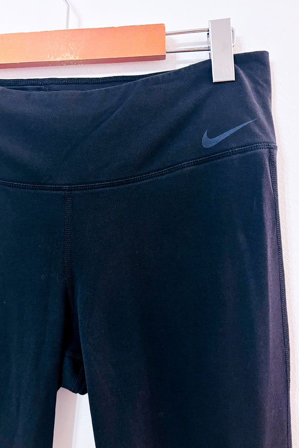 Legging 3/4 noir seconde main - Nike- La Penderie du Paradis