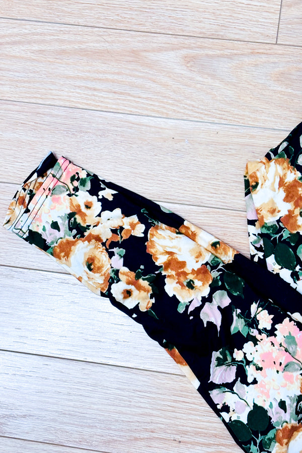Legging Carole noir fleuri* seconde main - Fait par une maman- La Penderie du Paradis