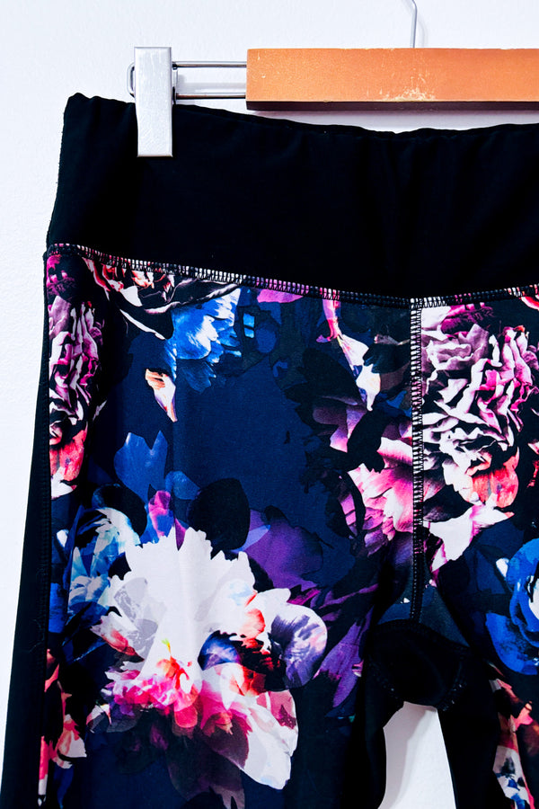Legging noir fleuri seconde main - Reitmans- La Penderie du Paradis