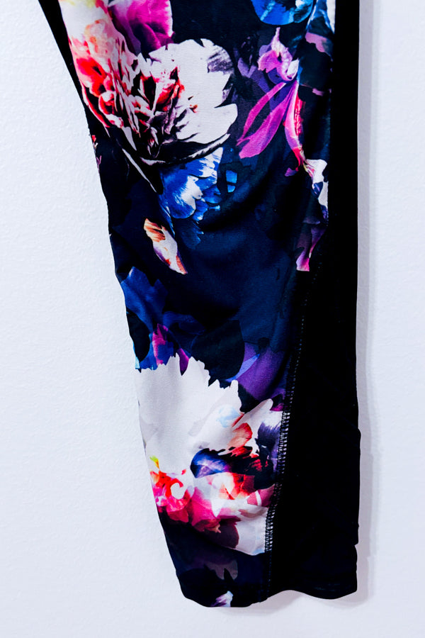 Legging noir fleuri seconde main - Reitmans- La Penderie du Paradis