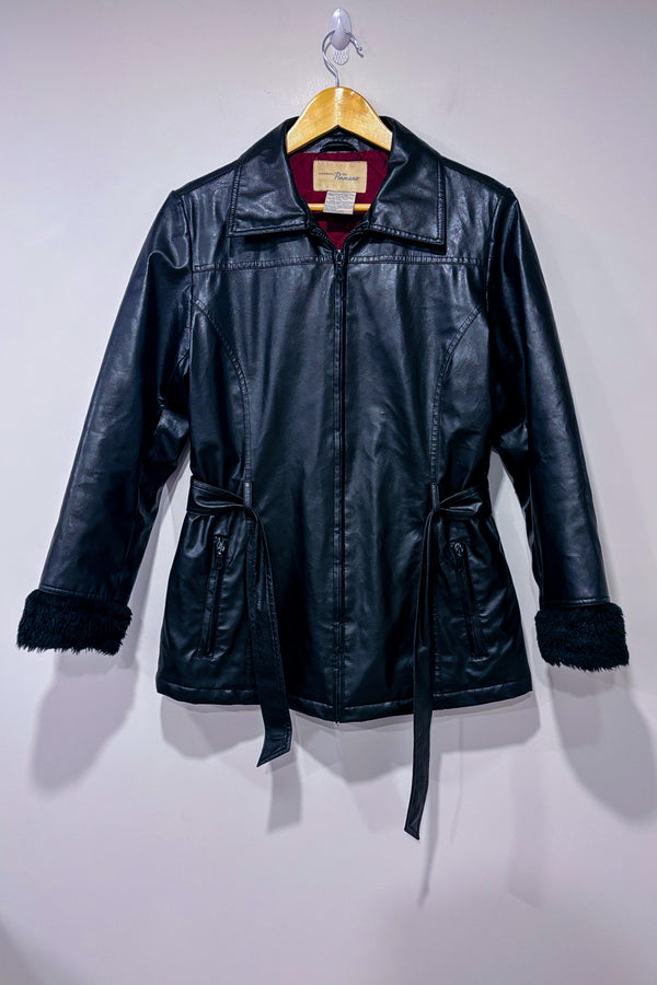 Manteau noir vintage faux cuir avec manches en fausse fourrure seconde main - Penmans- La Penderie du Paradis