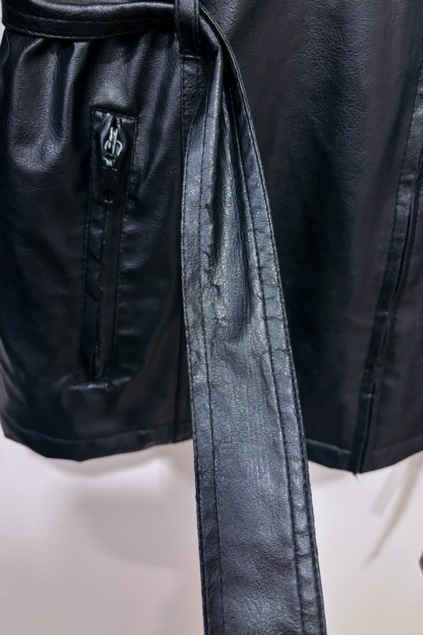 Manteau noir vintage faux cuir avec manches en fausse fourrure seconde main - Penmans- La Penderie du Paradis