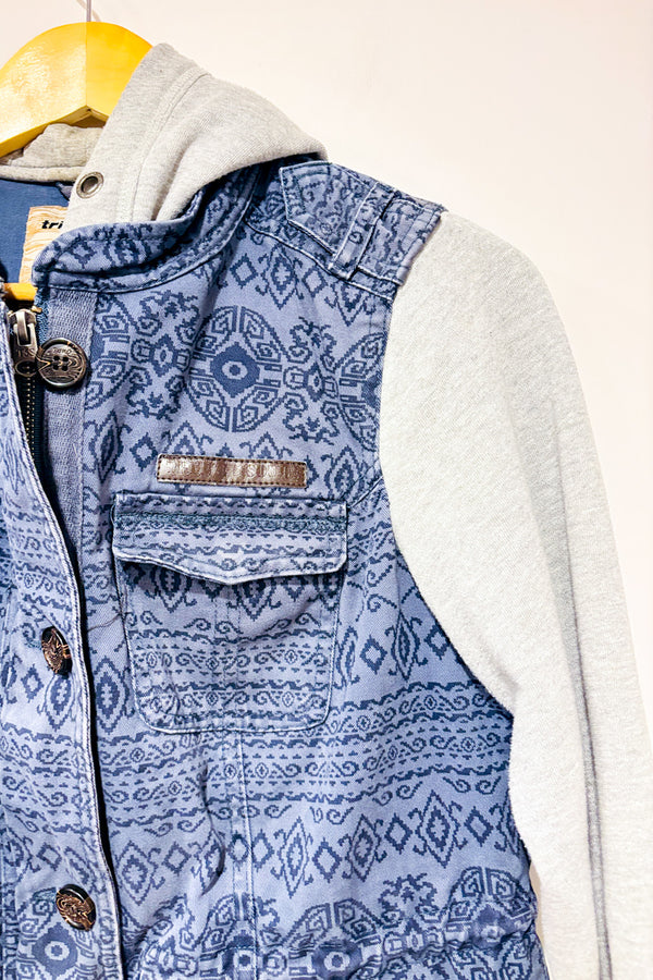 Manteau bleu en jeans et coton ouaté seconde main - Triple Five Soul- La Penderie du Paradis