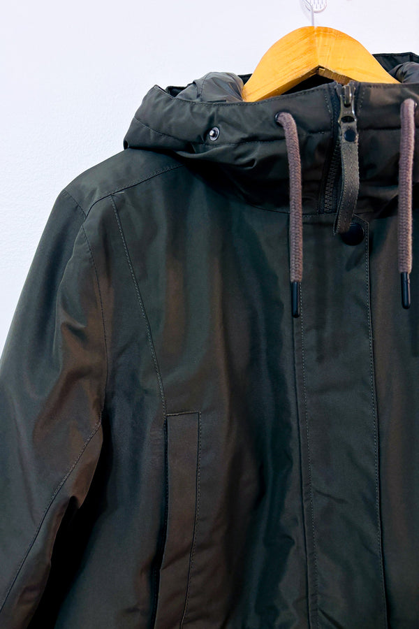 Parka d’hiver kaki imperméable à capuchon* seconde main - Helly Hansen- La Penderie du Paradis