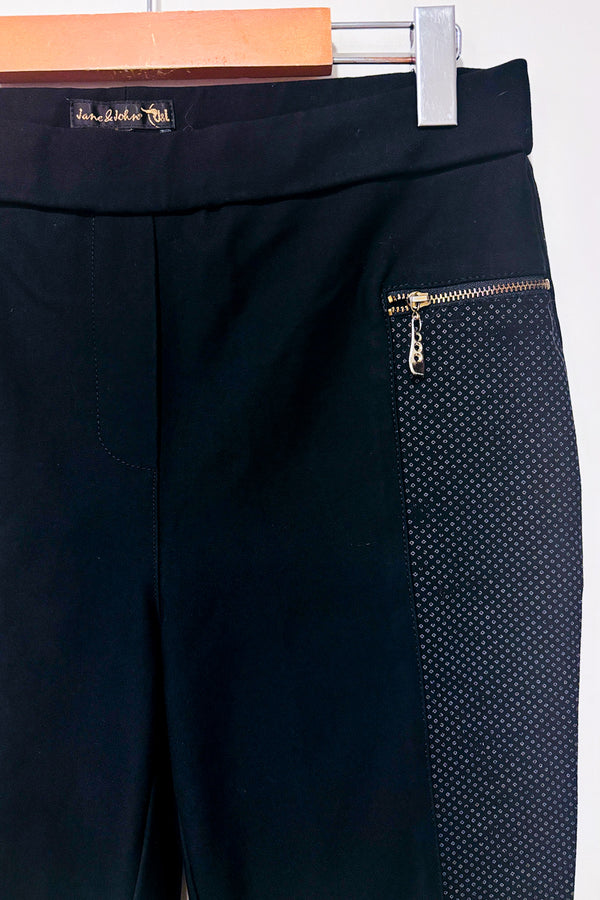 Pantalon extensible noir avec motifs sur les côtés (l)-Jane & John-La Penderie du Paradis 🕊
