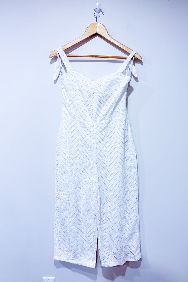 Jumpsuit blanc broderie anglaise (m)*-Lovers + Friends-La Penderie du Paradis 🕊