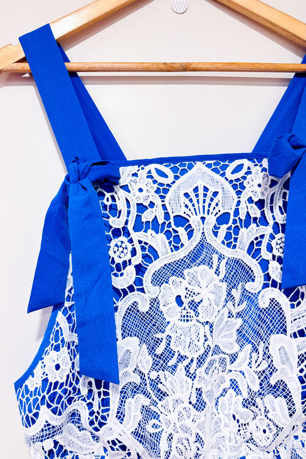 Jumpsuit bleu et blanc en dentelle (m)*-Twinset-La Penderie du Paradis 🕊
