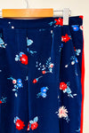 Pantalon marine fleuri avec bandes rouges sur les côtés (m)-Reitmans-La Penderie du Paradis 🕊