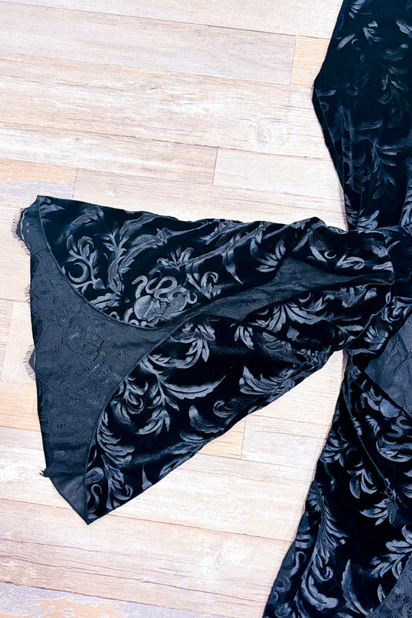 Pantalon en velours noir fleuri avec dentelle seconde main - SHEIN- La Penderie du Paradis