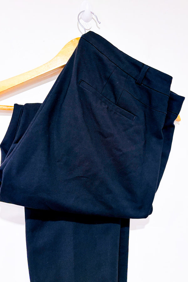 Pantalon noir ajusté à la cheville coupe Curvy* seconde main - RW&CO.- La Penderie du Paradis