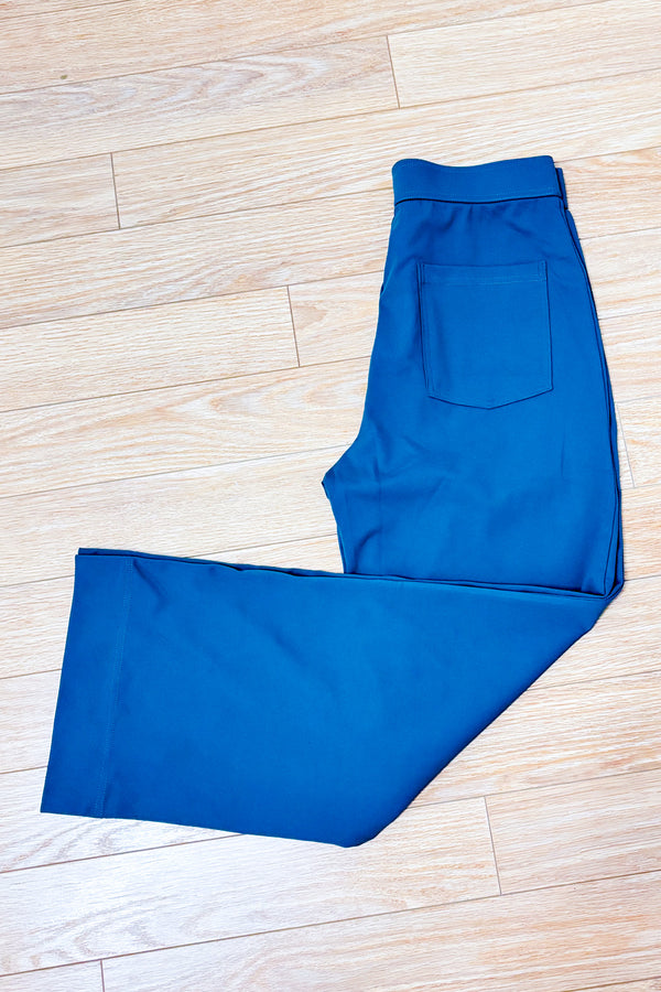Pantalon vert droit à boutons et poches plaquées seconde main - Halara- La Penderie du Paradis