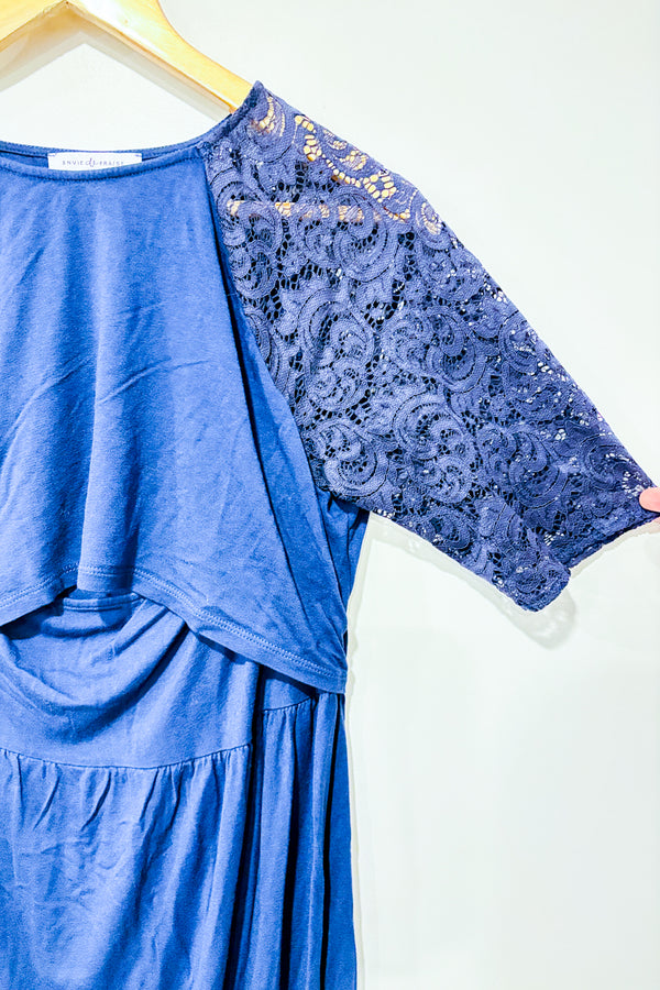 Robe marine cache-coeur avec manches en dentelle (l) - Maternité-Envie de Fraise-La Penderie du Paradis 🕊