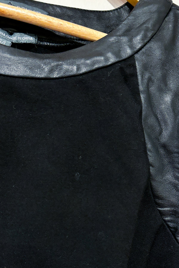 Robe noire avec bandes faux cuir (l) seconde main Nicole Benisti 