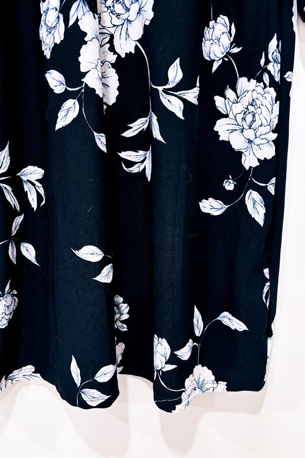 Robe noire fleurie seconde main - I.N.C. International Concepts- La Penderie du Paradis