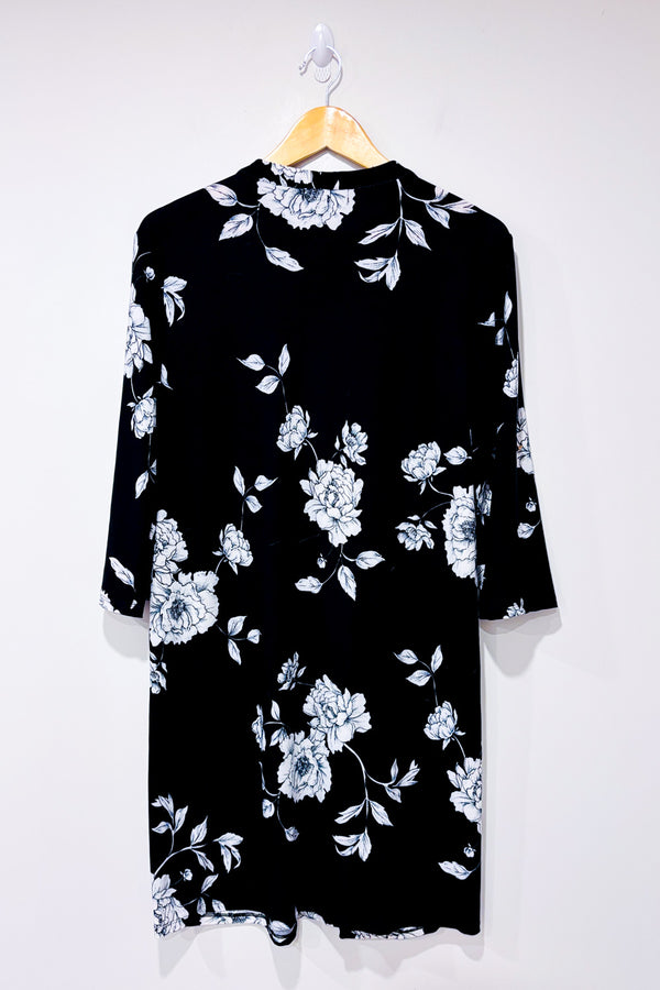 Robe noire fleurie seconde main - I.N.C. International Concepts- La Penderie du Paradis