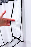 Robe asymétrique blanche et noire satinée avec dentelle * seconde main - Bedo- La Penderie du Paradis