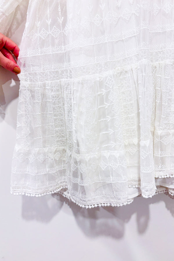Robe blanche en dentelle fleurie* seconde main - Zara- La Penderie du Paradis