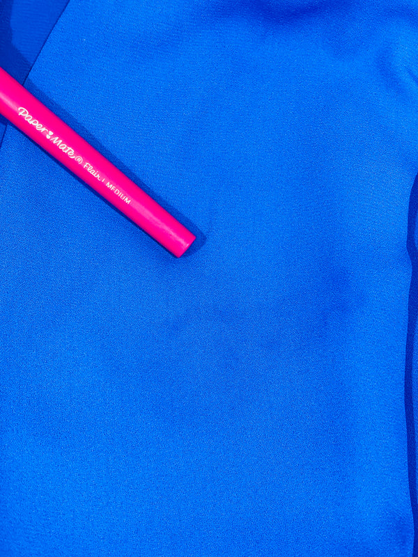 Robe fluide indigo sans manches à col plongeant seconde main - RW&CO.- La Penderie du Paradis