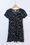 Robe t-shirt noire et blanche à motifs seconde main - Lolë- La Penderie du Paradis
