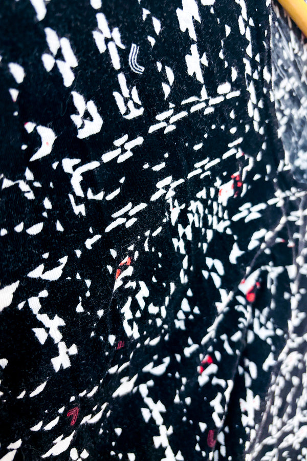 Robe t-shirt noire et blanche à motifs seconde main - Lolë- La Penderie du Paradis