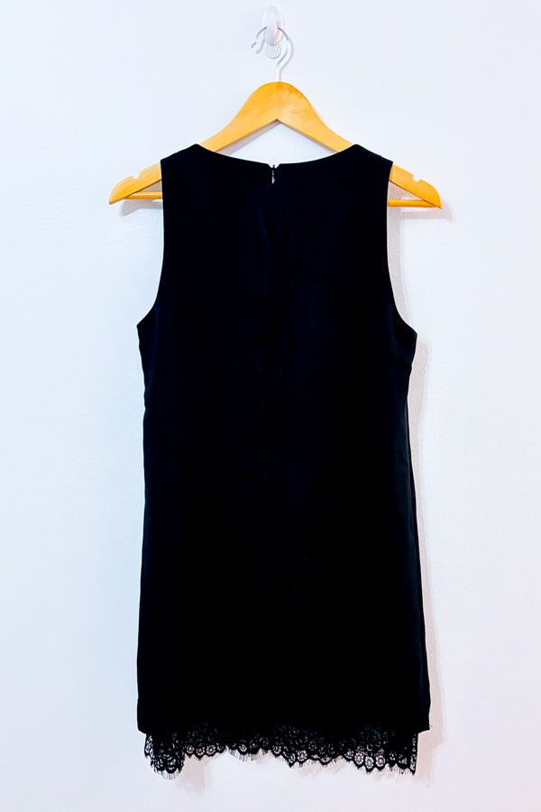 Robe noire sans manches avec dentelle* seconde main - Molly Bracken- La Penderie du Paradis