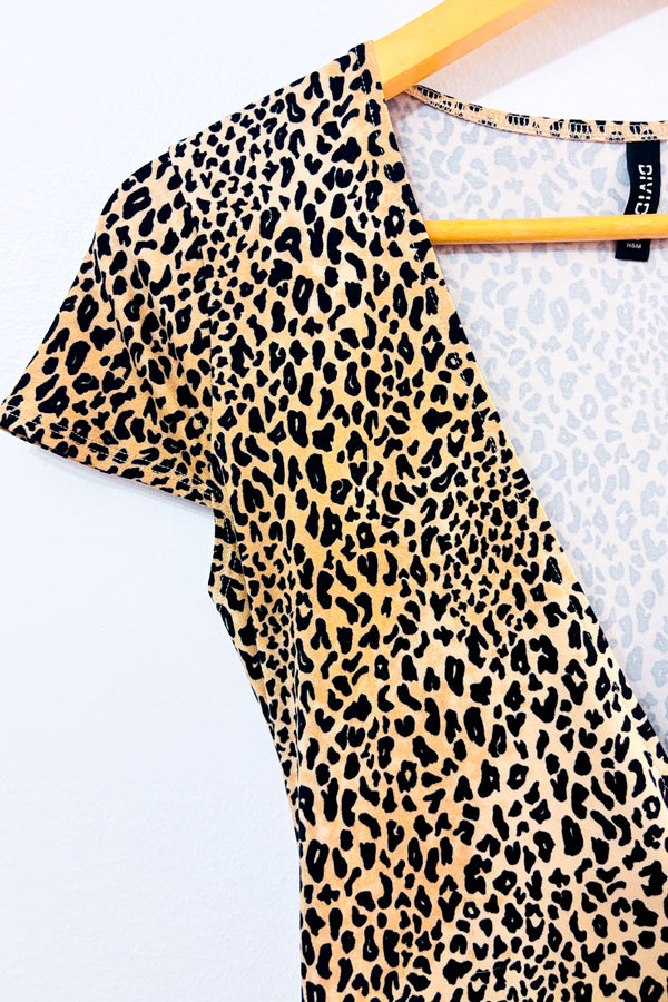 Robe portefeuille léopard à volant seconde main - H&M- La Penderie du Paradis