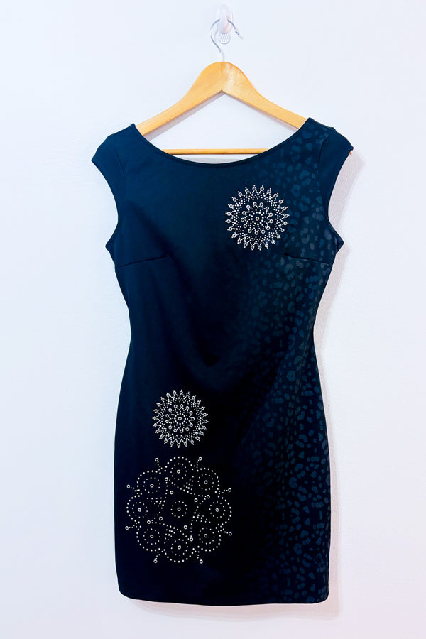 Robe noire ajustée à studs fleuris et motif léopard* seconde main - Desigual- La Penderie du Paradis