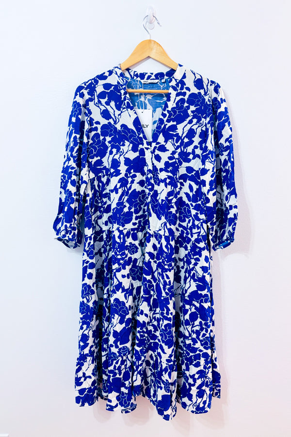 Robe midi bleue et blanche fleurie* seconde main - Only- La Penderie du Paradis