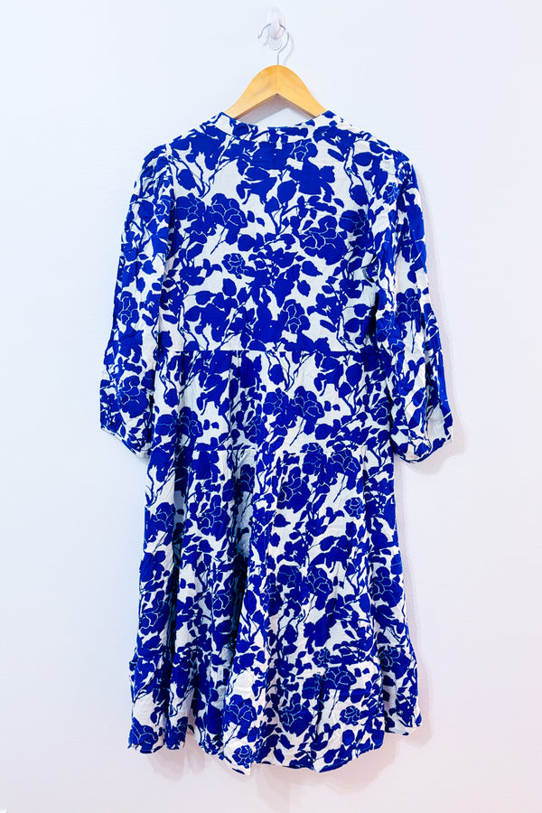 Robe midi bleue et blanche fleurie* seconde main - Only- La Penderie du Paradis