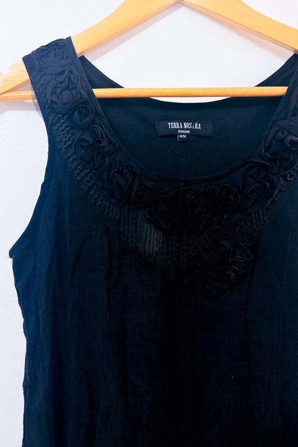 Robe cocktail noire à fleurs en relief* seconde main - Terra Nostra- La Penderie du Paradis